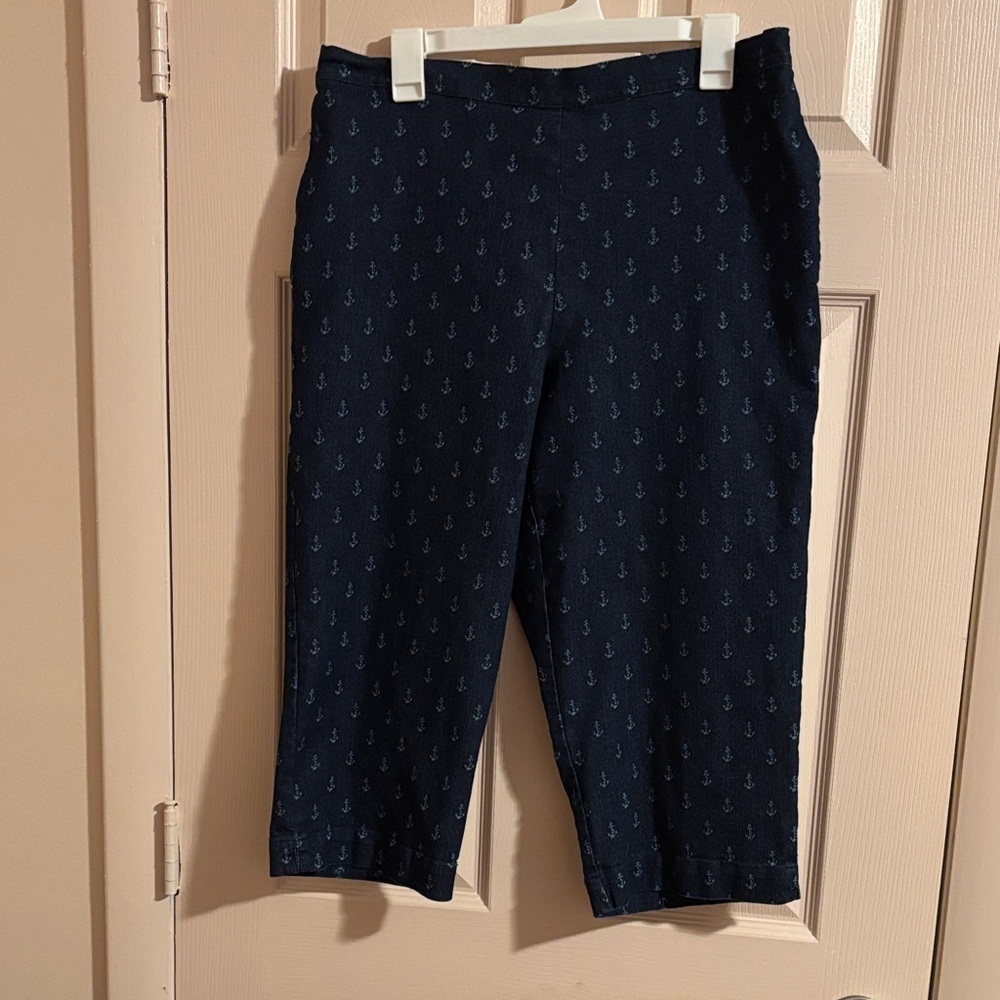 Navy Blue Anchor Print on women’s capris
